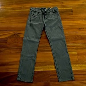 Slim/straight fit gray jeans.